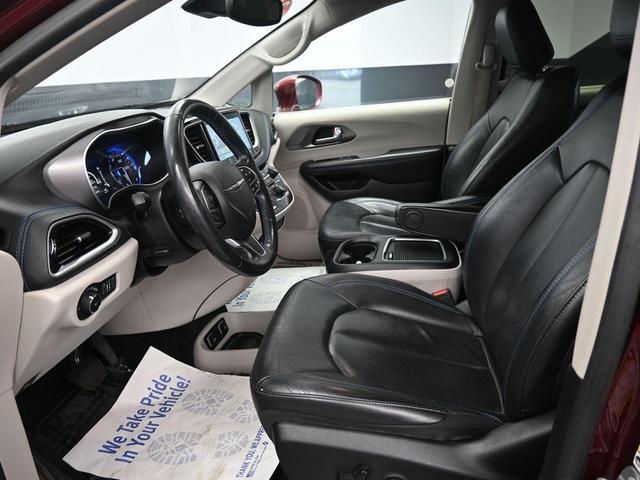 Photo of 2021 Velvet Red Pearlcoat Chrysler Pacifica