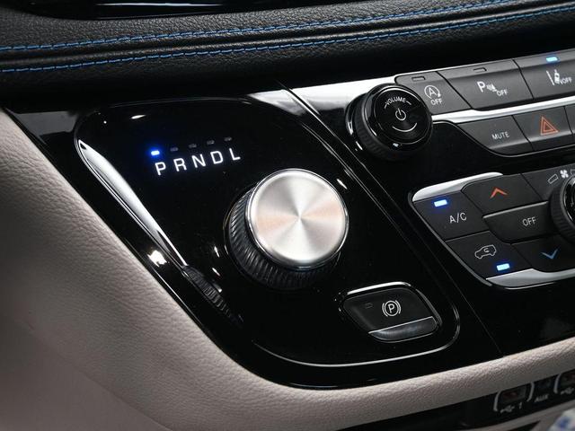 Photo of 2021 Velvet Red Pearlcoat Chrysler Pacifica