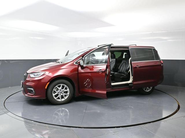 Photo of 2021 Velvet Red Pearlcoat Chrysler Pacifica