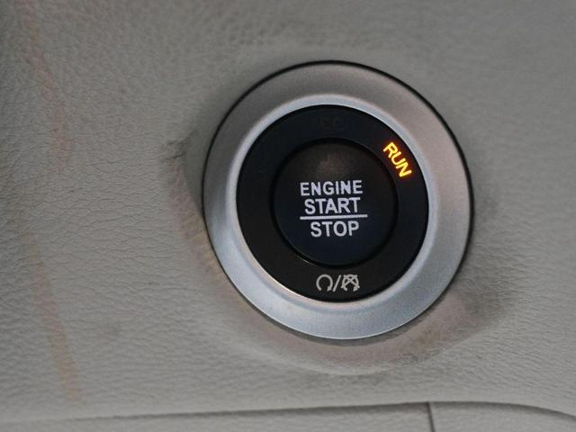 Photo of 2021 Velvet Red Pearlcoat Chrysler Pacifica