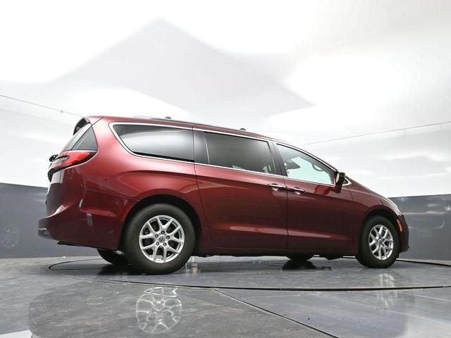 Photo of 2021 Velvet Red Pearlcoat Chrysler Pacifica