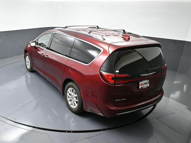 Photo of 2021 Velvet Red Pearlcoat Chrysler Pacifica