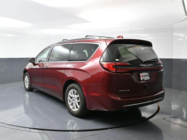 Photo of 2021 Velvet Red Pearlcoat Chrysler Pacifica