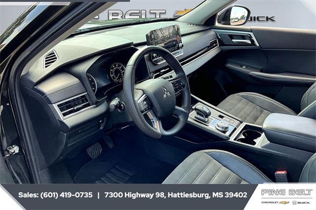 Photo of 2023 Cosmic Blue Metallic Mitsubishi Outlander