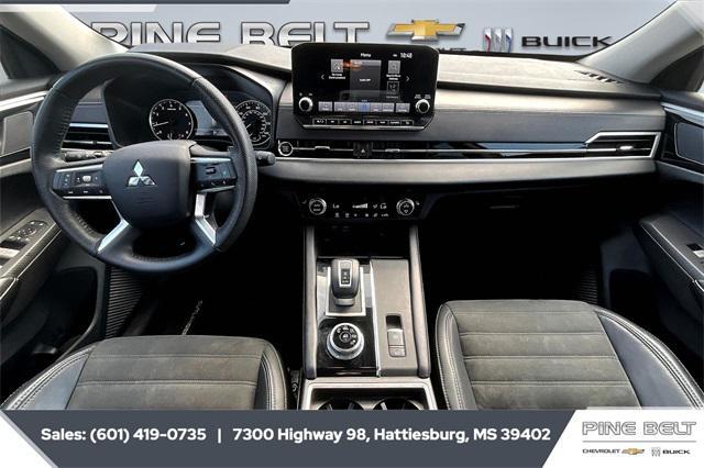 Photo of 2023 Cosmic Blue Metallic Mitsubishi Outlander