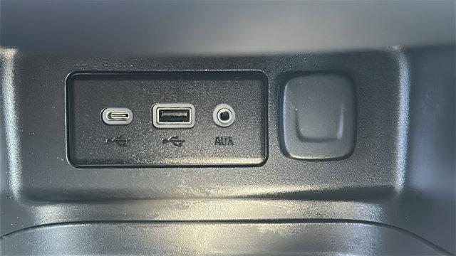 Photo of 2022 Silver Ice Metallic Chevrolet Equinox