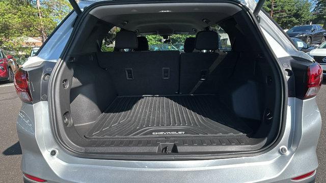 Photo of 2022 Silver Ice Metallic Chevrolet Equinox