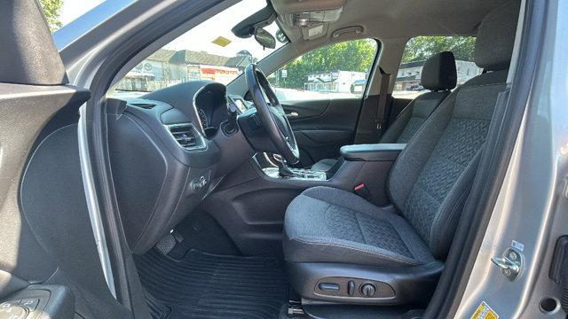 Photo of 2022 Silver Ice Metallic Chevrolet Equinox