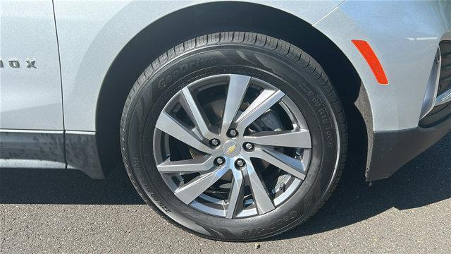 Photo of 2022 Silver Ice Metallic Chevrolet Equinox