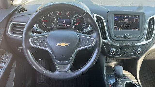 Photo of 2022 Silver Ice Metallic Chevrolet Equinox