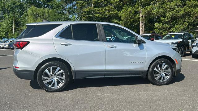 Photo of 2022 Silver Ice Metallic Chevrolet Equinox
