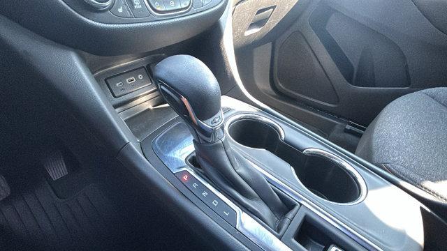 Photo of 2022 Silver Ice Metallic Chevrolet Equinox