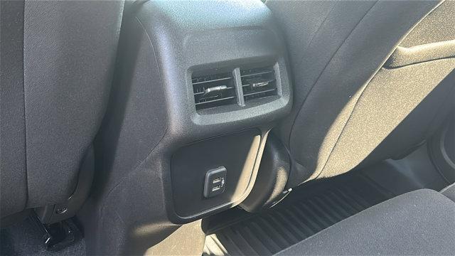Photo of 2022 Silver Ice Metallic Chevrolet Equinox