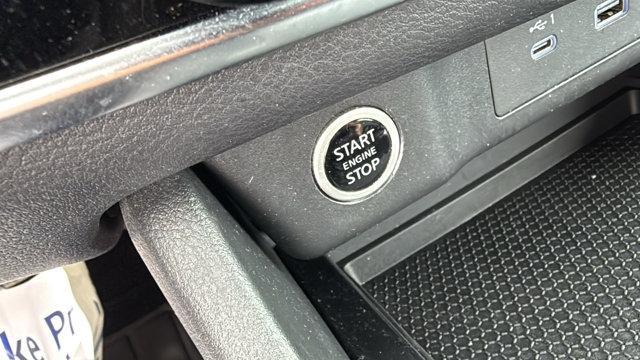 Photo of 2022 Glacier White Nissan Rogue