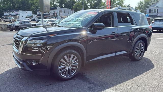 Photo of 2025 Black Nissan Pathfinder
