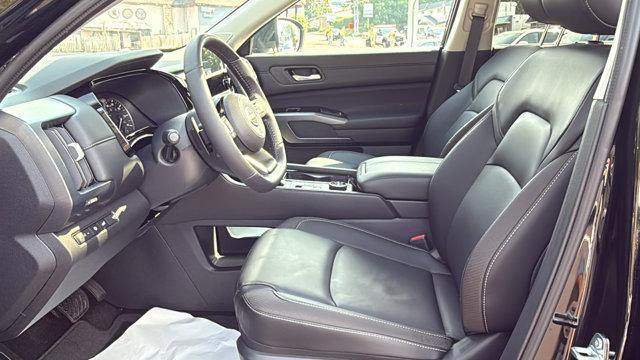 Photo of 2025 Black Nissan Pathfinder
