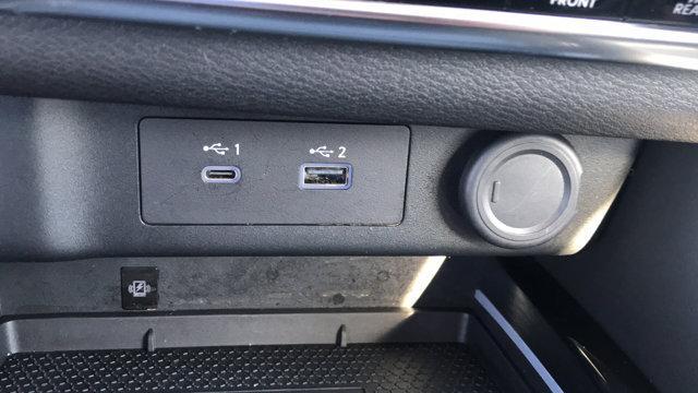 Photo of 2023 2 Tone Orange / Black Nissan Rogue