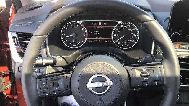 Photo of 2023 2 Tone Orange / Black Nissan Rogue