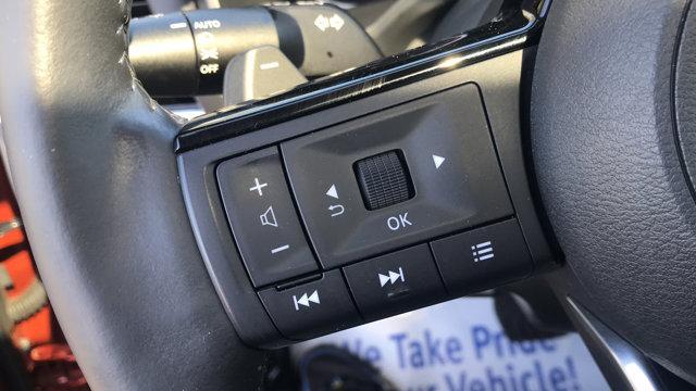 Photo of 2023 2 Tone Orange / Black Nissan Rogue
