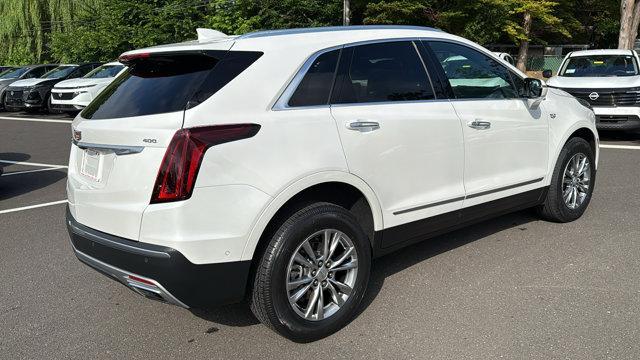 Photo of 2022 Crystal White Tri-Coat Cadillac XT5