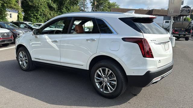 Photo of 2022 Crystal White Tri-Coat Cadillac XT5