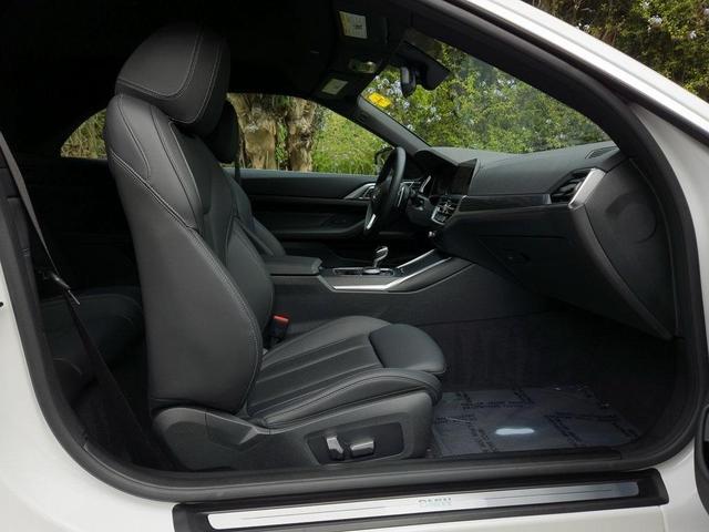 Photo of 2023 Mineral White Metallic BMW 430