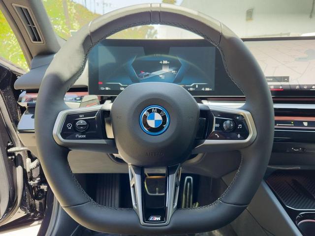 Photo of 2026 Carbon Black Metallic BMW i5