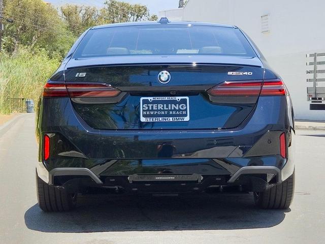 Photo of 2026 Carbon Black Metallic BMW i5