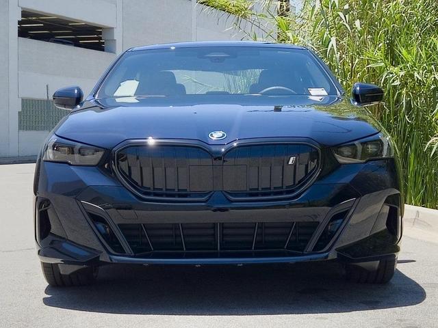 Photo of 2026 Carbon Black Metallic BMW i5