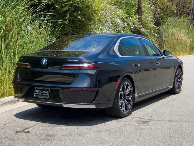 Photo of 2025 Black Sapphire Metallic BMW i7