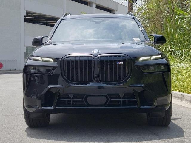 Photo of 2026 Black Sapphire Metallic BMW X7