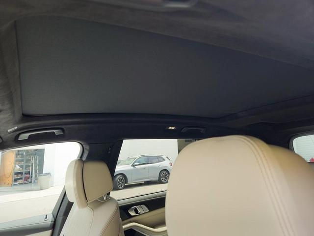 Photo of 2026 Black Sapphire Metallic BMW X7