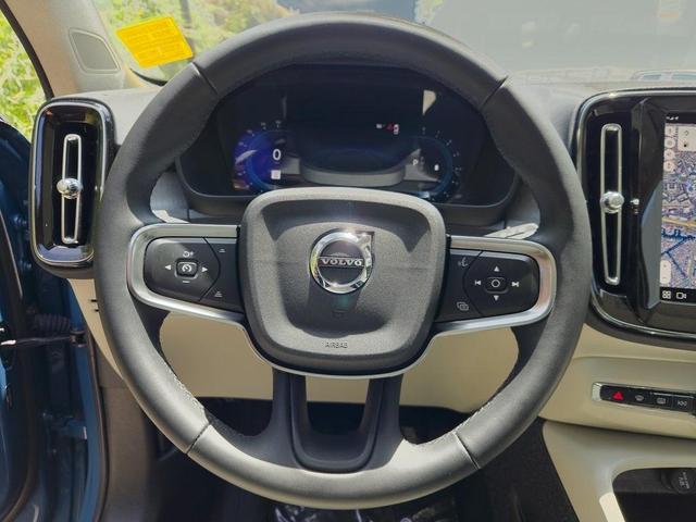 Photo of 2023 Blue Volvo XC40