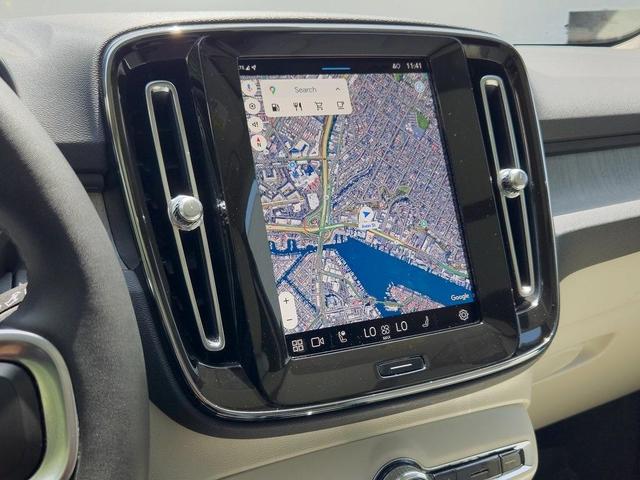 Photo of 2023 Blue Volvo XC40