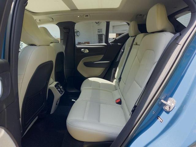 Photo of 2023 Blue Volvo XC40