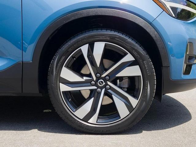 Photo of 2023 Blue Volvo XC40