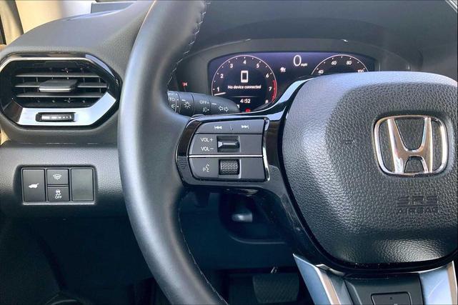 Photo of 2025 Sonic Gray Pearl Honda Pilot
