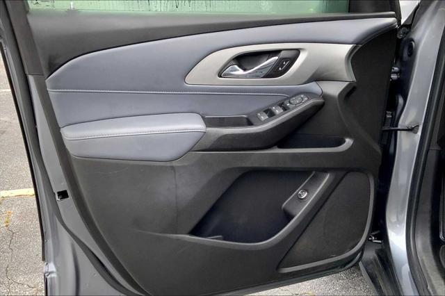 Photo of 2021 Satin Steel Metallic Chevrolet Traverse