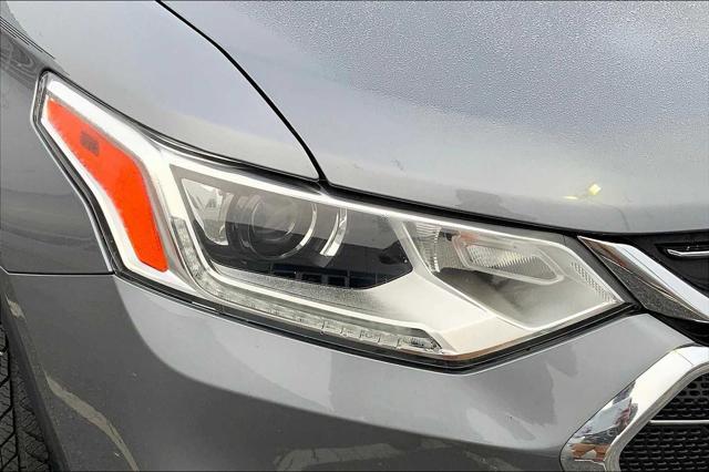 Photo of 2021 Satin Steel Metallic Chevrolet Traverse