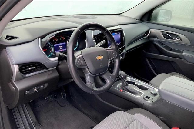 Photo of 2021 Satin Steel Metallic Chevrolet Traverse