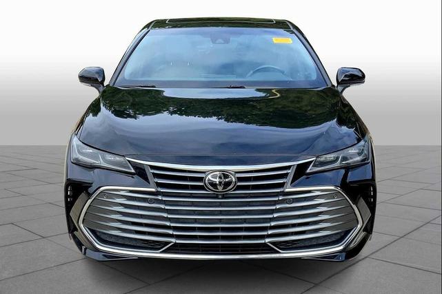 Photo of 2020 Midnight Black Metallic Toyota Avalon
