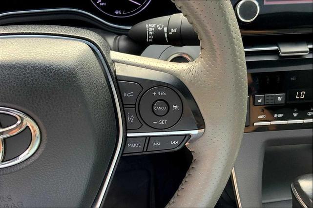 Photo of 2020 Midnight Black Metallic Toyota Avalon