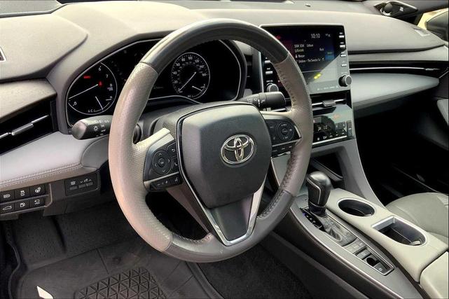 Photo of 2020 Midnight Black Metallic Toyota Avalon