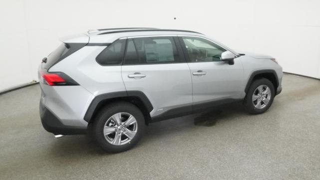 Photo of 2025 Silver Sky Metallic Toyota RAV4 Hybrid