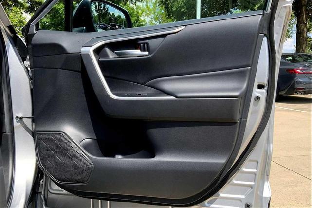 Photo of 2023 Silver Sky Metallic Toyota RAV4 Hybrid