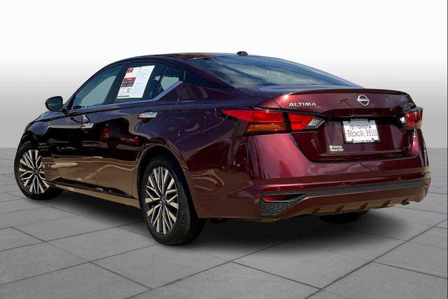 Photo of 2023 Garnet Pearl Metallic Nissan Altima