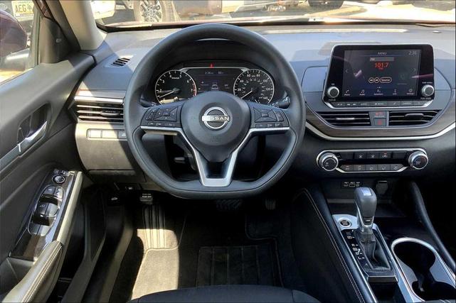 Photo of 2023 Garnet Pearl Metallic Nissan Altima