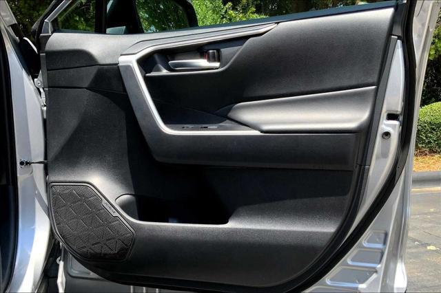 Photo of 2024 Silver Sky Metallic Toyota RAV4 Hybrid