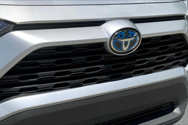 Photo of 2024 Silver Sky Metallic Toyota RAV4 Hybrid