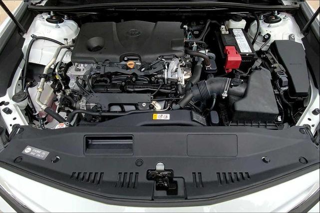 Photo of 2020 Super White Toyota Camry